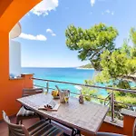 Juka * Milna (Hvar)